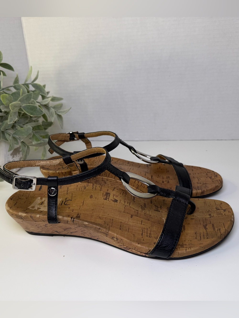 Vionic Martinique Black T-Strap Cork Wedge Sandals Slingback, Women's Size 8